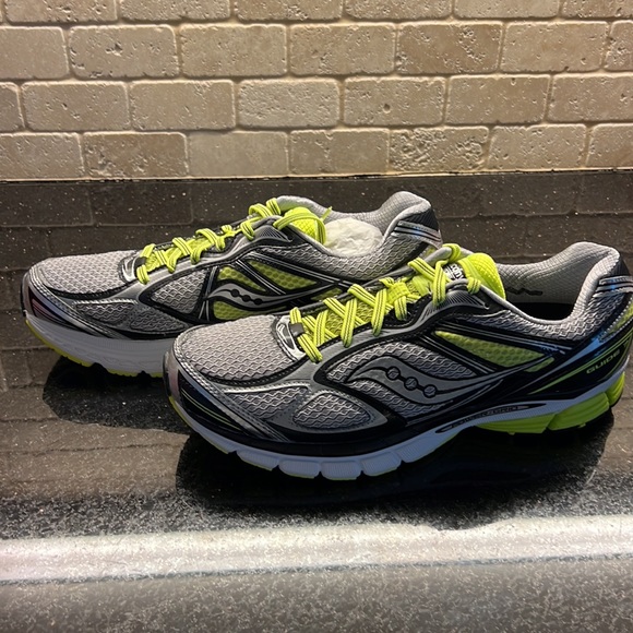 Brand new Men’s Saucony running shoe black and white Size 10.5 - Picture 2 of 5